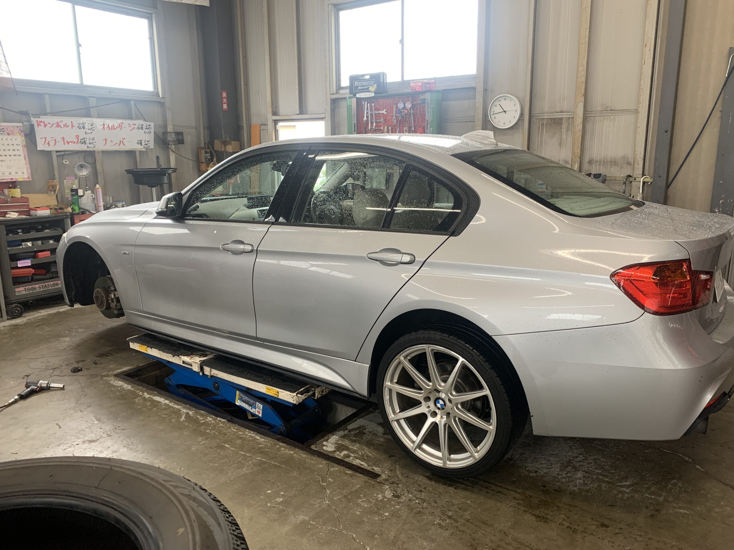 BMWタイヤ組換え作業